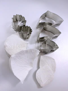 BELLS OF IRELAND CUTTER & VEINER SET ©