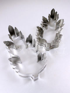 SPIDER MUM LEAF CUTTER ©