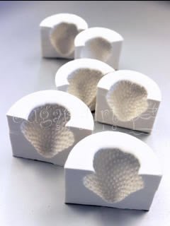 STRAWBERRY MOLD (L)